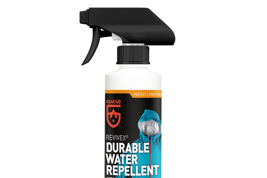 Water repellent spray for signs